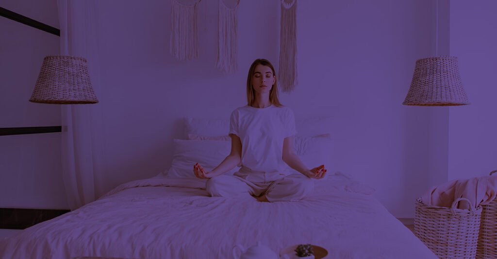 mulher meditando
